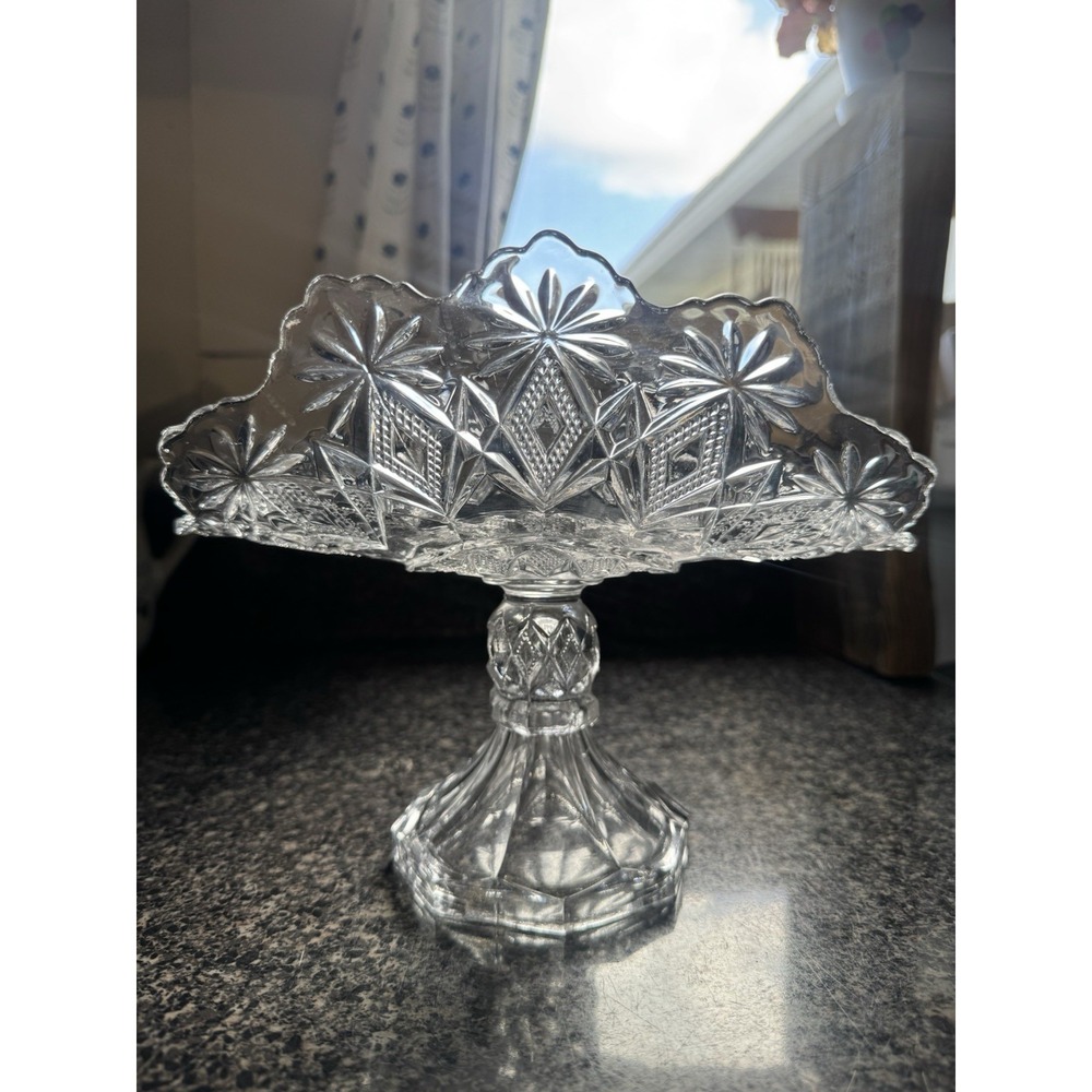 Shoshone Blazing Pinwheels Floral Diamond Clear Glass Banana Stand On Pedestal